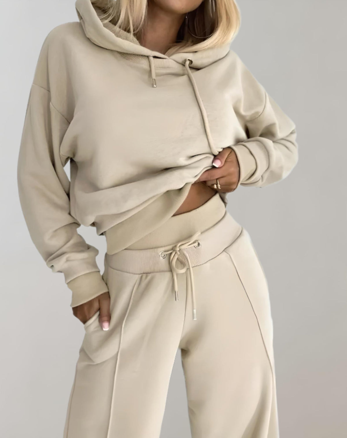Nina | Two-piece set: hooded jumper and wide-leg trousers